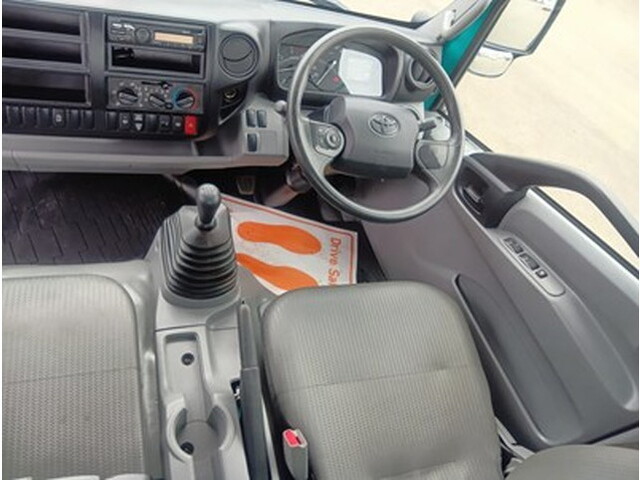 トヨタトヨエース平ボディ小型（2t・3t）[写真20]