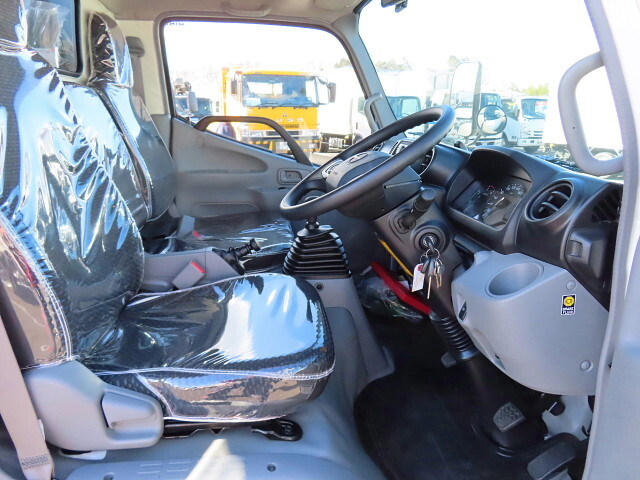 日野デュトロアルミバン小型（2t・3t）[写真19]