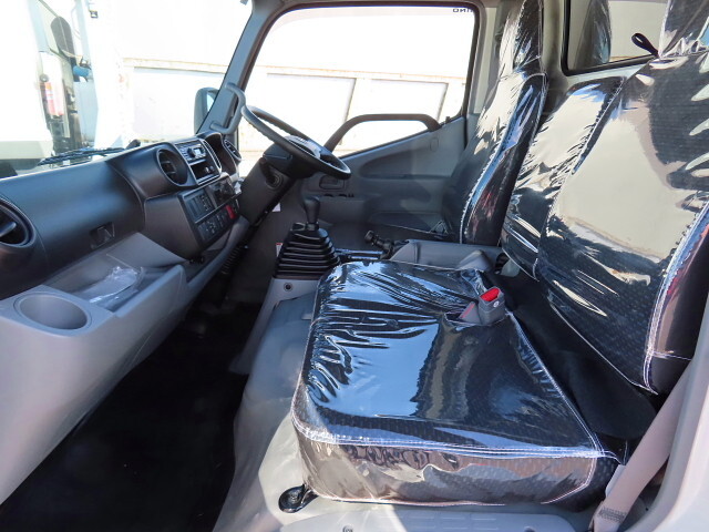 日野デュトロアルミバン小型（2t・3t）[写真20]