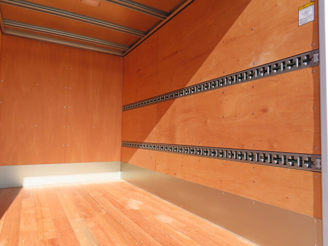 日野デュトロアルミバン小型（2t・3t）[写真30]