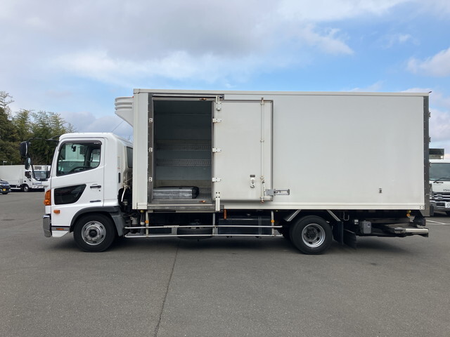 日野レンジャー冷凍車（冷蔵車）中型（4t）[写真06]