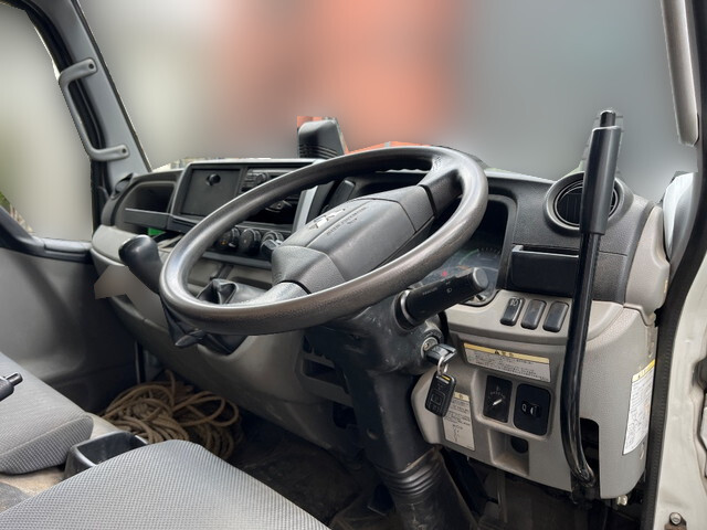 三菱ふそうキャンターダンプ小型（2t・3t）[写真31]