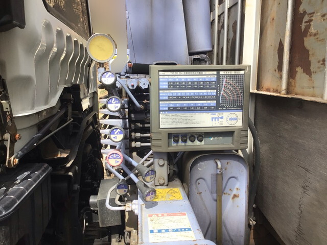 三菱ふそうファイタークレーン4段中型（4t）[写真13]