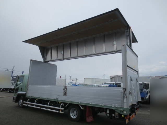 いすゞフォワードアルミウイング中型（4t）[写真10]