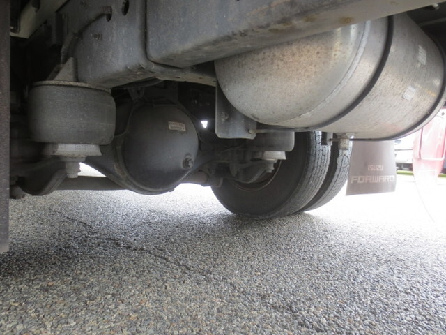 いすゞフォワードアルミウイング中型（4t）[写真14]