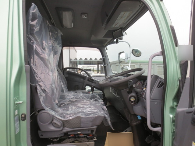 いすゞフォワードアルミウイング中型（4t）[写真17]