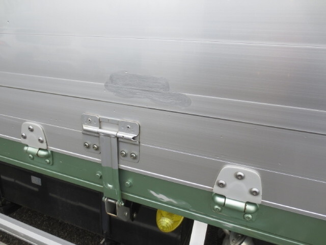 いすゞフォワードアルミウイング中型（4t）[写真21]