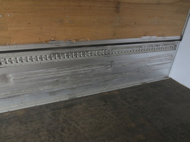 いすゞフォワードアルミウイング中型（4t）[写真24]