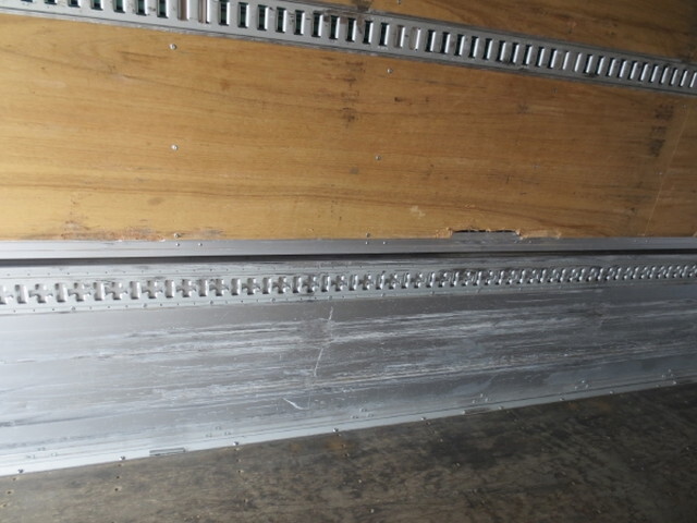 いすゞフォワードアルミウイング中型（4t）[写真25]