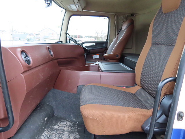 日野プロフィアアルミウイング大型（10t）[写真19]