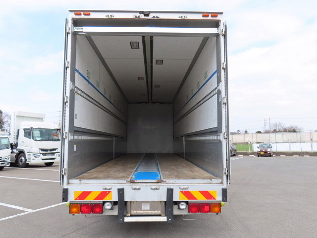 日野プロフィアアルミウイング大型（10t）[写真06]