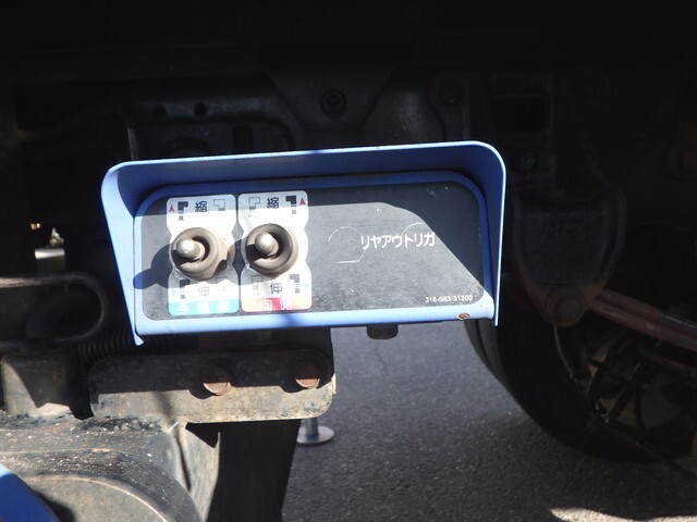 いすゞフォワードクレーン4段増トン（6t・8t）[写真15]