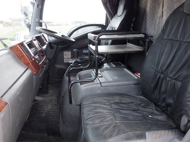 いすゞフォワードクレーン4段増トン（6t・8t）[写真24]