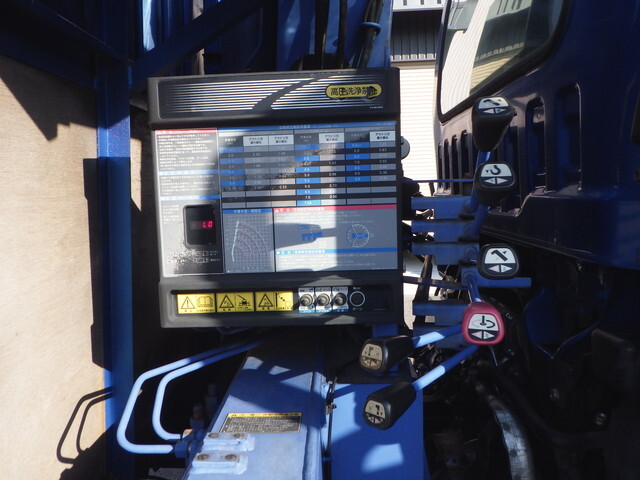 いすゞフォワードクレーン4段増トン（6t・8t）[写真24]