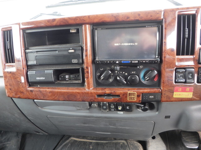 いすゞフォワードクレーン4段増トン（6t・8t）[写真25]