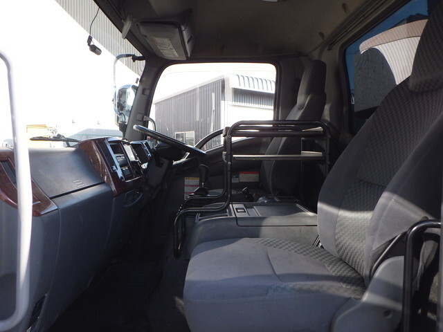 いすゞフォワードクレーン4段増トン（6t・8t）[写真27]