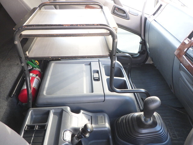 いすゞフォワードクレーン4段増トン（6t・8t）[写真30]