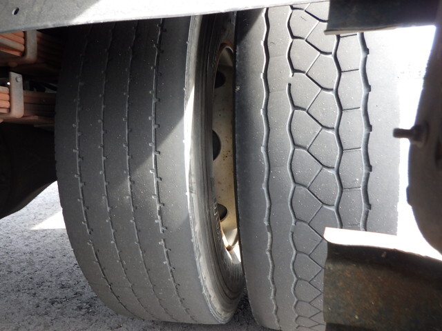 いすゞフォワードクレーン4段増トン（6t・8t）[写真34]