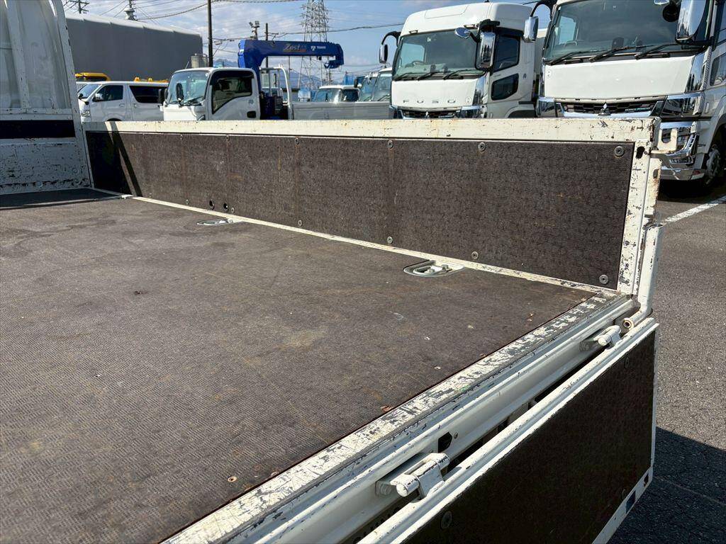 日野デュトロ平ボディ小型（2t・3t）[写真08]