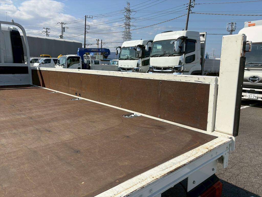 日野デュトロ平ボディ小型（2t・3t）[写真10]