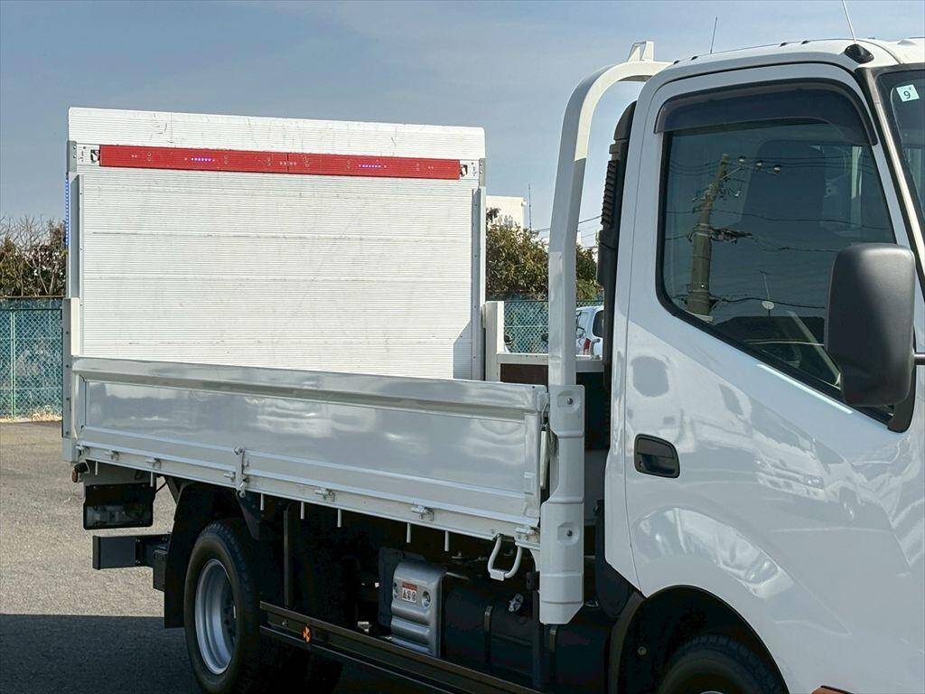 日野デュトロ平ボディ小型（2t・3t）[写真05]