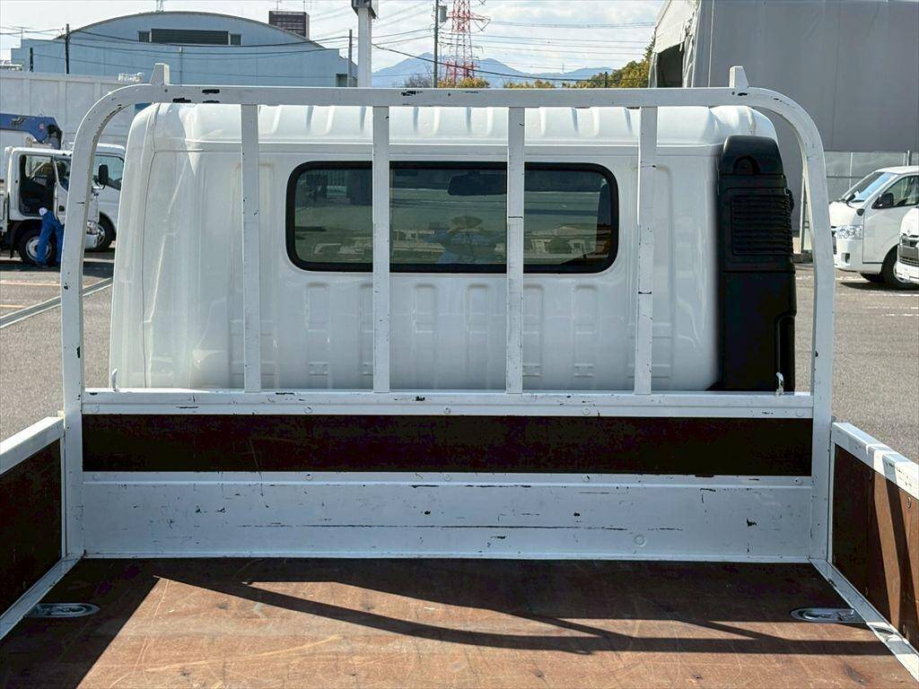 日野デュトロ平ボディ小型（2t・3t）[写真07]