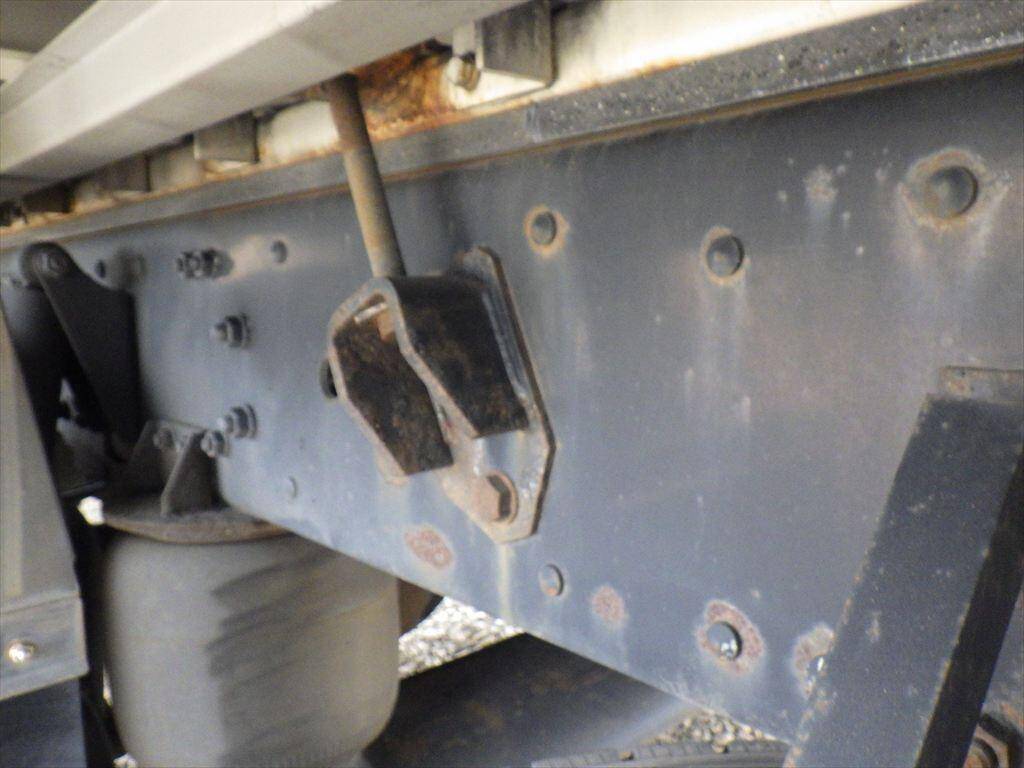 三菱ふそうスーパーグレートアルミウイング大型（10t）[写真14]