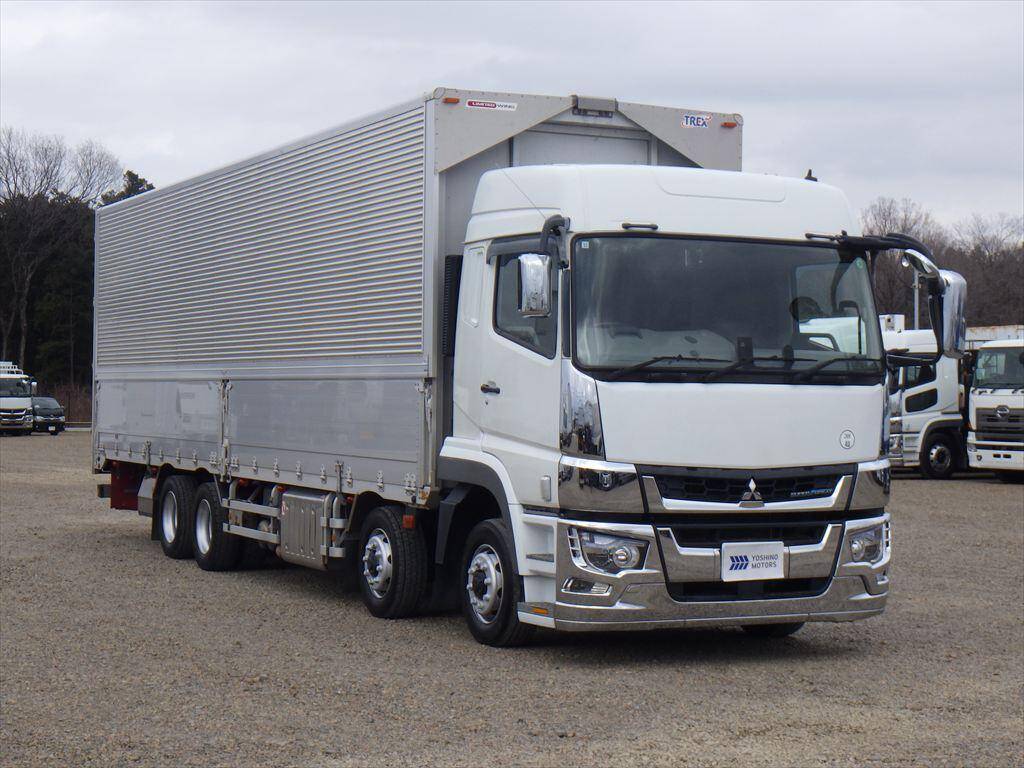 三菱ふそうスーパーグレートアルミウイング大型（10t）[写真02]