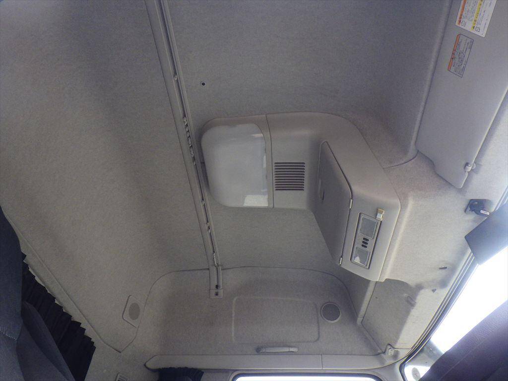 三菱ふそうスーパーグレートアルミウイング大型（10t）[写真24]