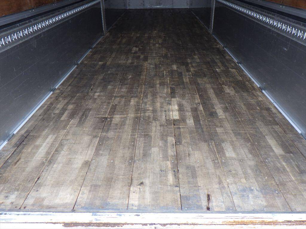 三菱ふそうスーパーグレートアルミウイング大型（10t）[写真08]