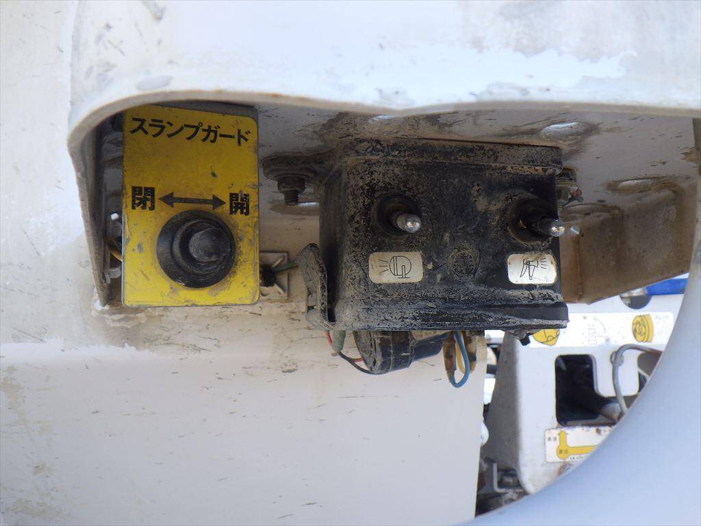 日野レンジャーミキサー車（コンクリートミキサー）増トン（6t・8t）[写真14]