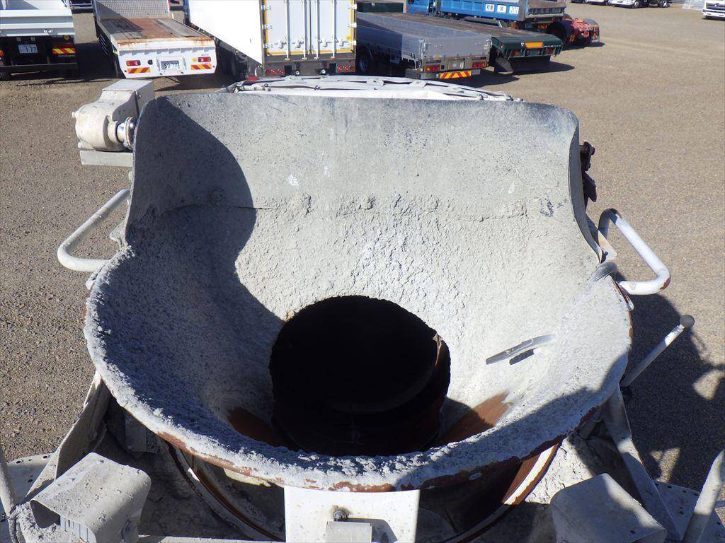 日野レンジャーミキサー車（コンクリートミキサー）増トン（6t・8t）[写真07]