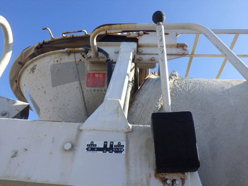 日野レンジャーミキサー車（コンクリートミキサー）増トン（6t・8t）[写真09]