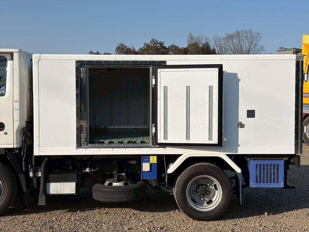 いすゞエルフ冷凍車（冷蔵車）小型（2t・3t）[写真11]