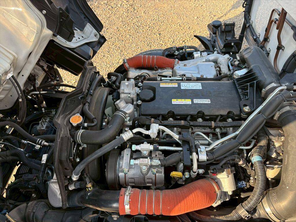 いすゞエルフ冷凍車（冷蔵車）小型（2t・3t）[写真15]