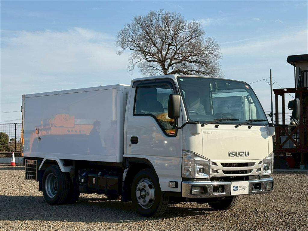 いすゞエルフ冷凍車（冷蔵車）小型（2t・3t）[写真02]