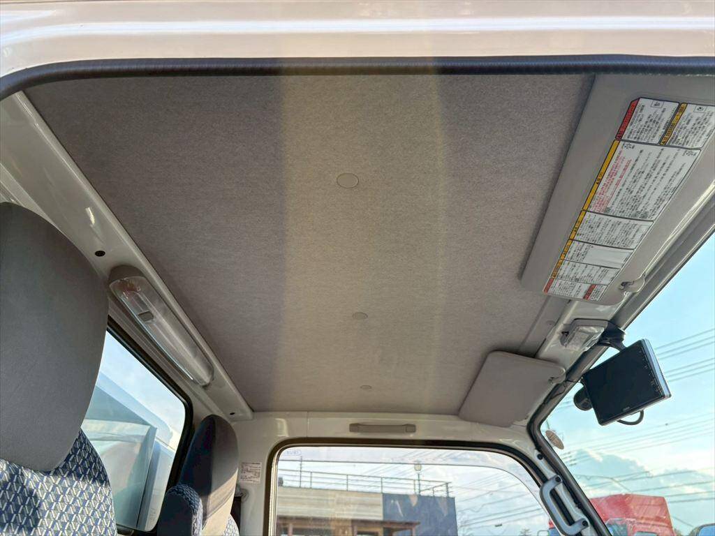 いすゞエルフ冷凍車（冷蔵車）小型（2t・3t）[写真21]