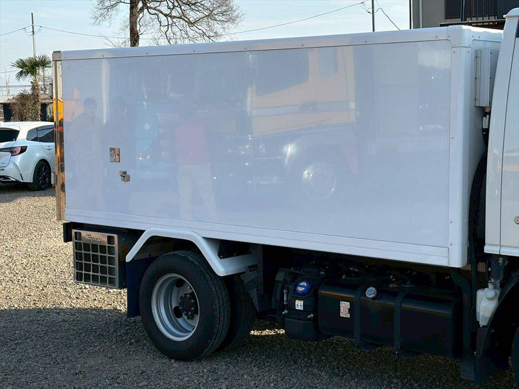 いすゞエルフ冷凍車（冷蔵車）小型（2t・3t）[写真05]