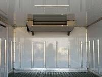 いすゞエルフ冷凍車（冷蔵車）小型（2t・3t）[写真08]