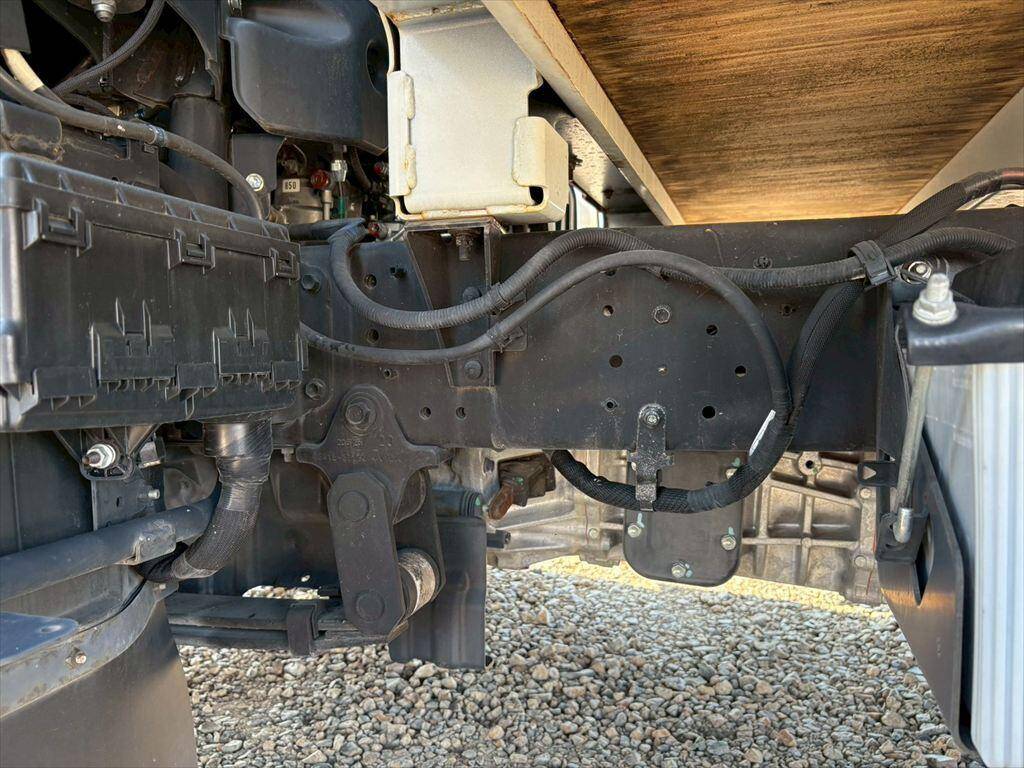 日野デュトロ平ボディ小型（2t・3t）[写真12]