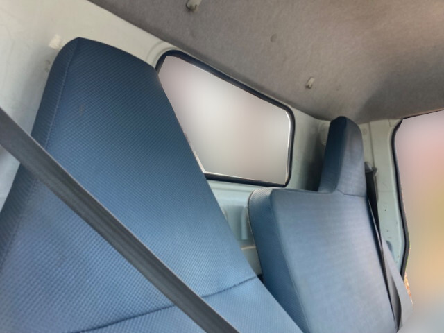 三菱ふそうキャンター平ボディ小型（2t・3t）[写真19]