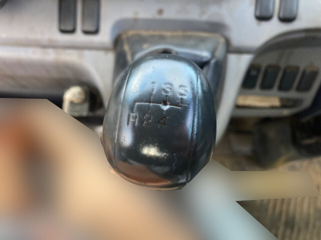 三菱ふそうキャンター平ボディ小型（2t・3t）[写真25]