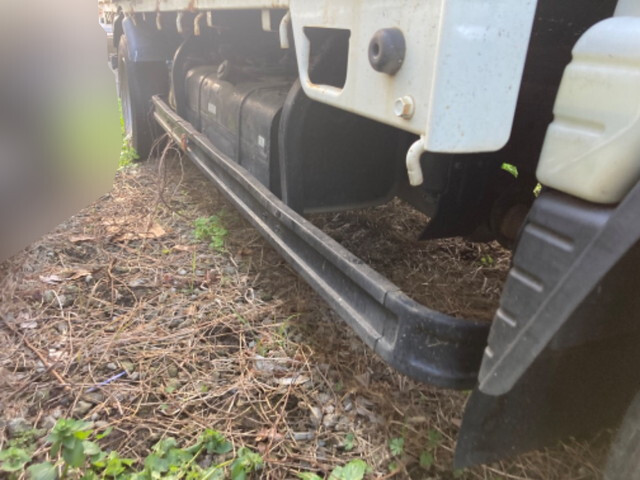 三菱ふそうキャンター平ボディ小型（2t・3t）[写真06]