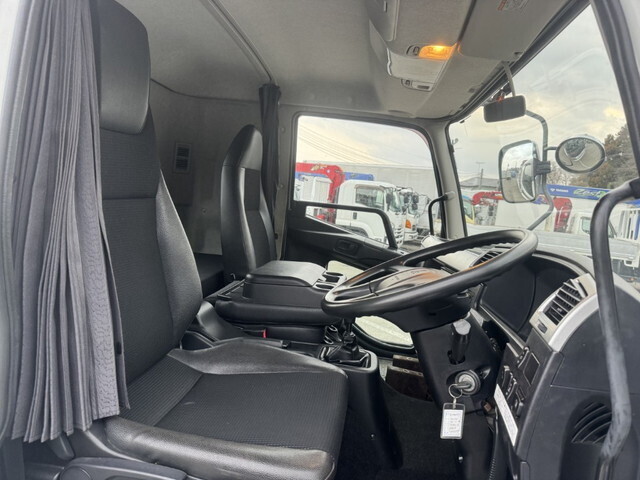 三菱ふそうファイタークレーン4段中型（4t）[写真12]