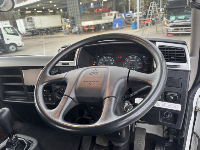 三菱ふそうファイタークレーン4段中型（4t）[写真14]