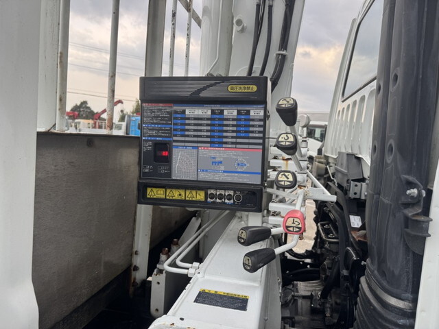 三菱ふそうファイタークレーン4段中型（4t）[写真19]