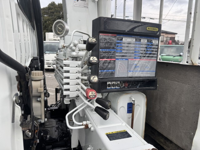 三菱ふそうファイタークレーン4段中型（4t）[写真23]