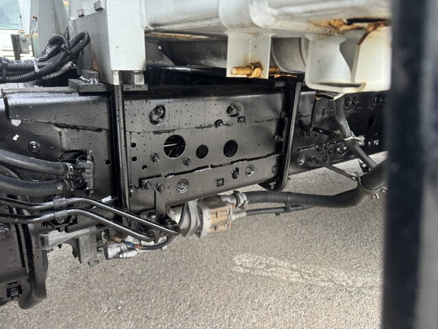 三菱ふそうファイタークレーン4段中型（4t）[写真29]