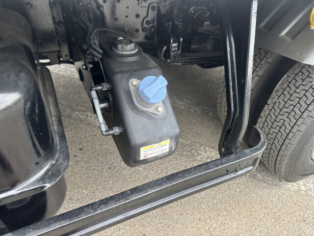 三菱ふそうファイタークレーン4段中型（4t）[写真33]