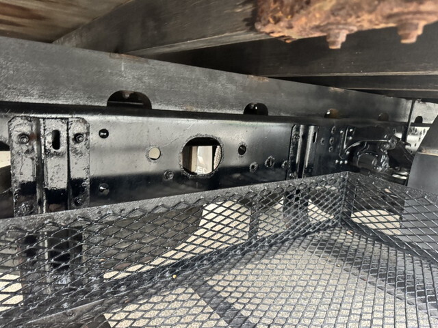 三菱ふそうファイタークレーン4段中型（4t）[写真35]